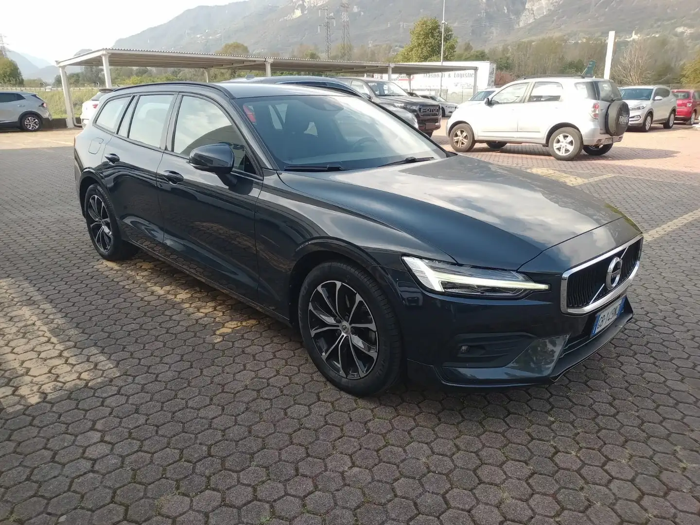 Volvo V60 V60 II 2019 2.0 d3 Business geartronic my20 Grigio - 2