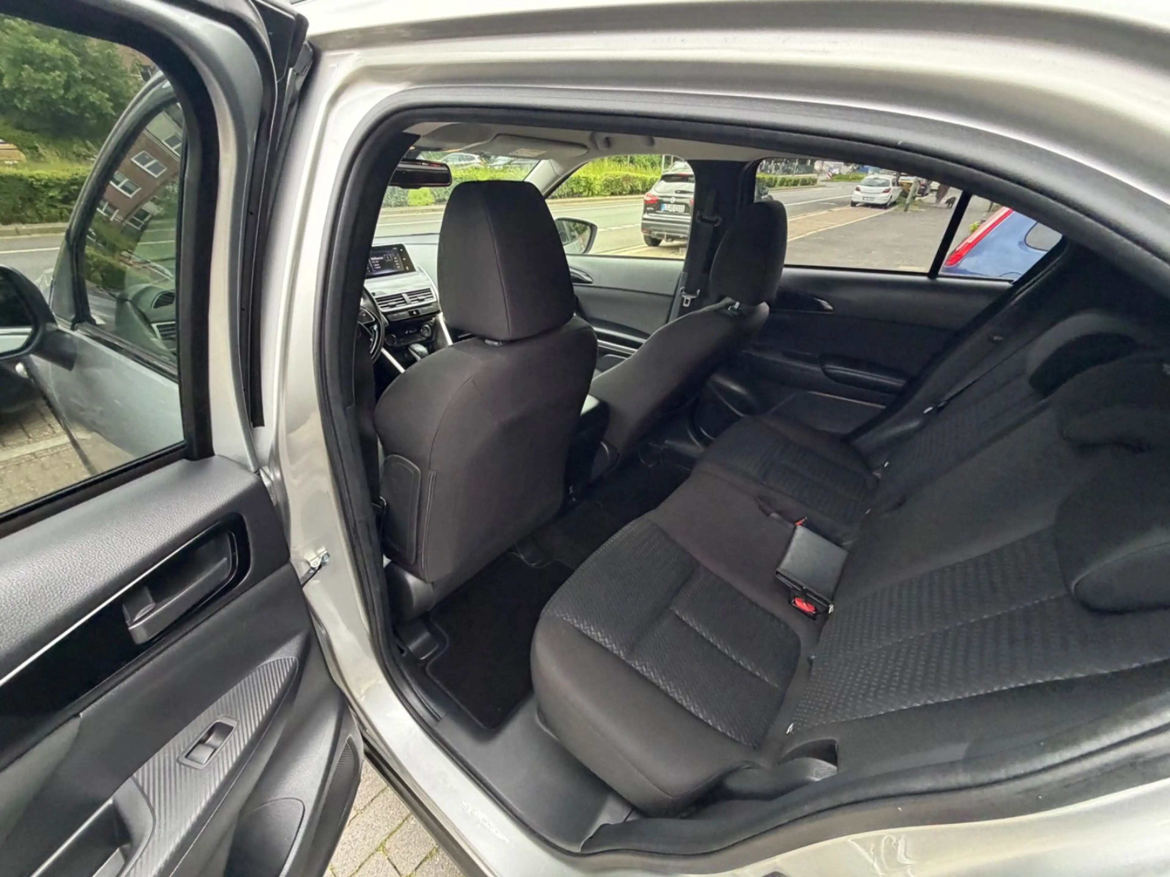 Mitsubishi Eclipse Cross *TÜV NEU*1 HAND*WIE NEU*TOP AUTO* — photo 9
