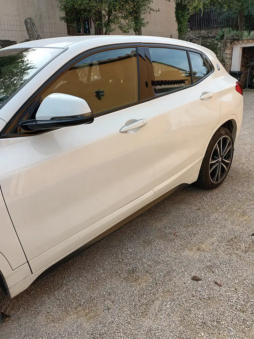 BMW X2 X2 sDrive 18i 140 ch DKG7 Lounge Blanc - 2