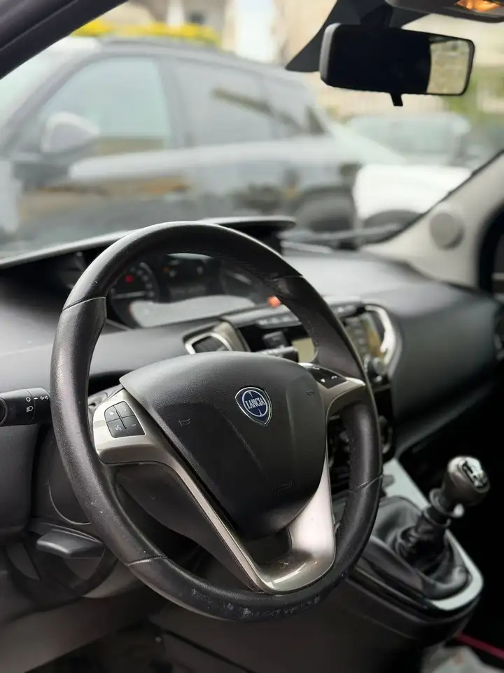 Lancia Ypsilon 2021 — фото 6