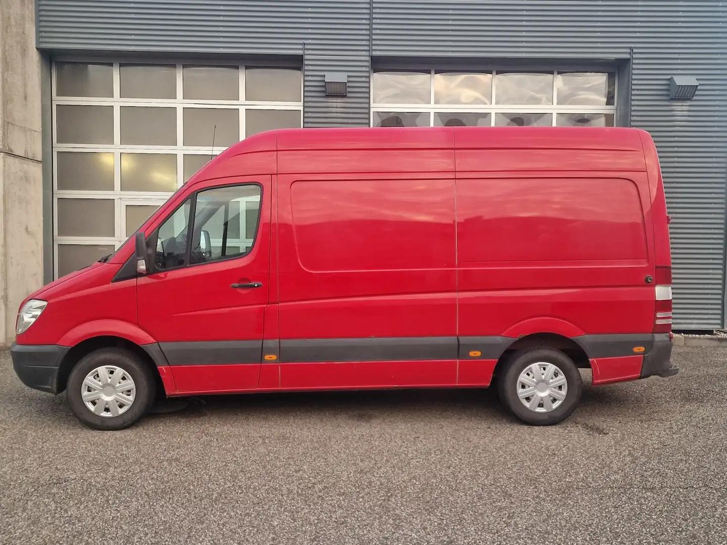 Mercedes-Benz Sprinter 215 D Lang Hoch KlimaAHK Rot - 2