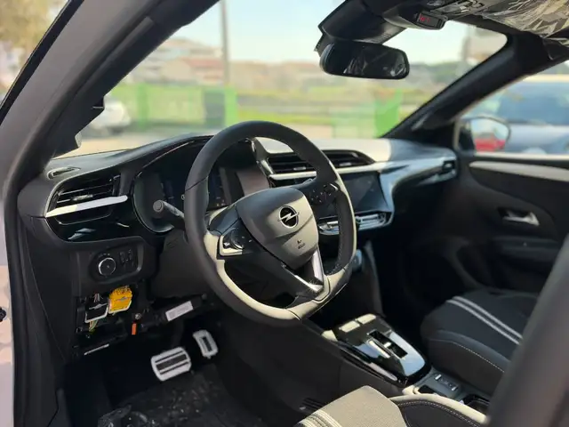 Opel Corsa view 12