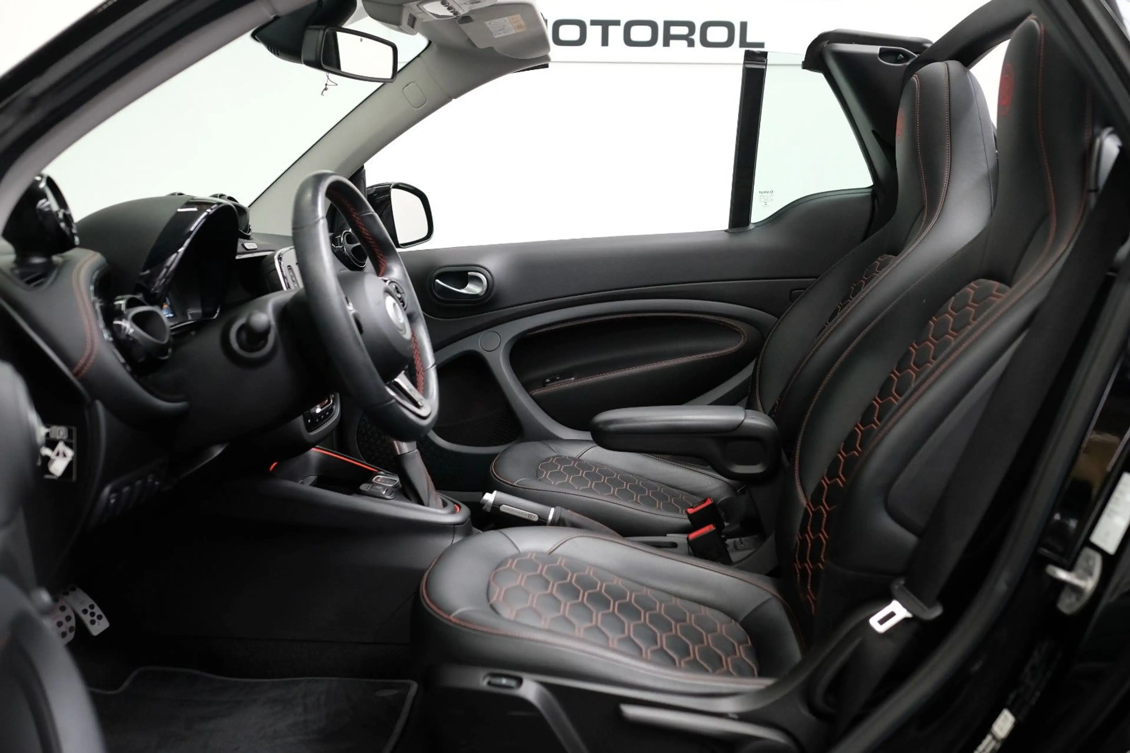 smart forTwo BRABUS ForTwo cabrio electric drive EQ/22KW/KAM — photo 13