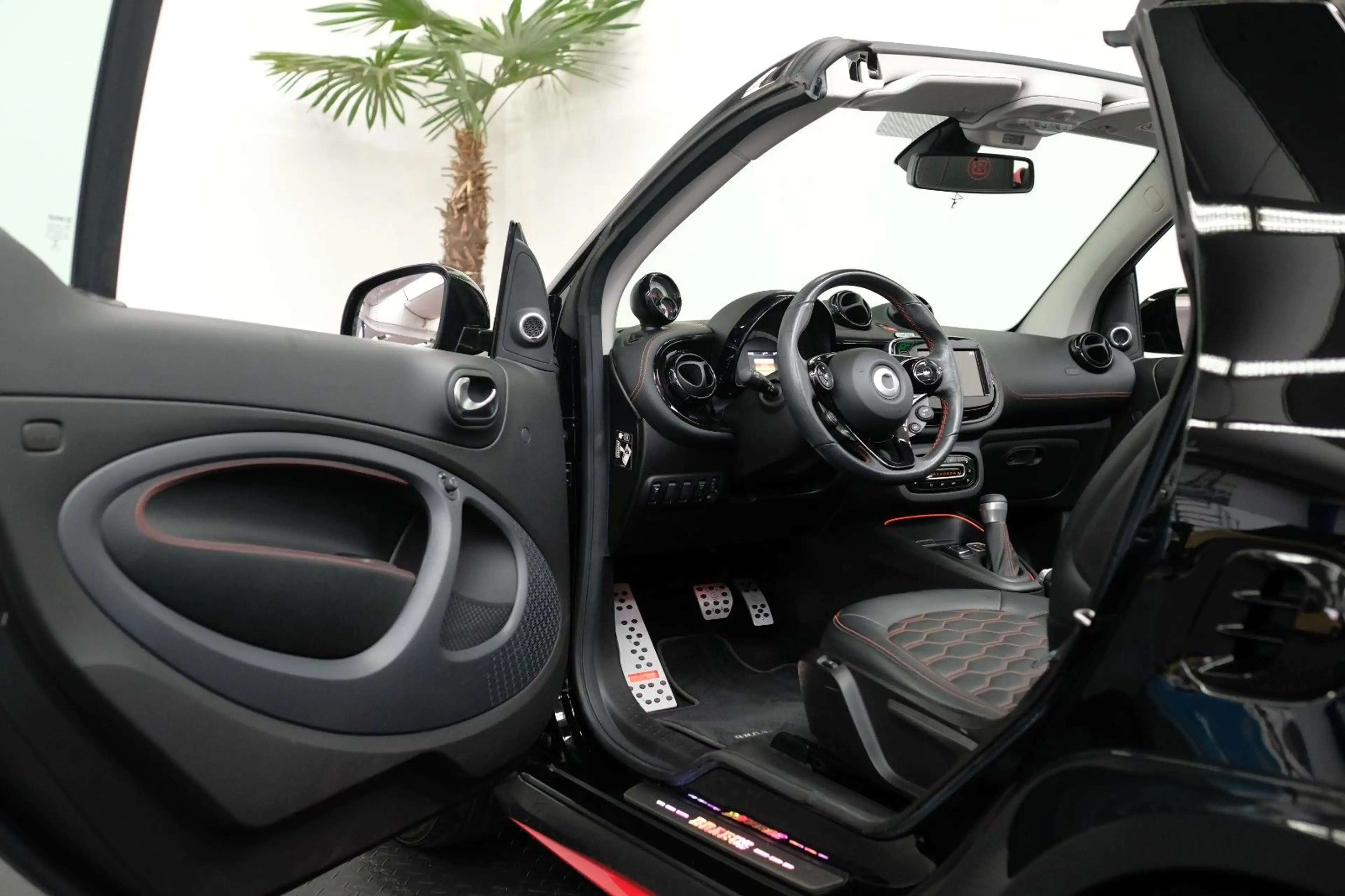 smart forTwo BRABUS ForTwo cabrio electric drive EQ/22KW/KAM — photo 12