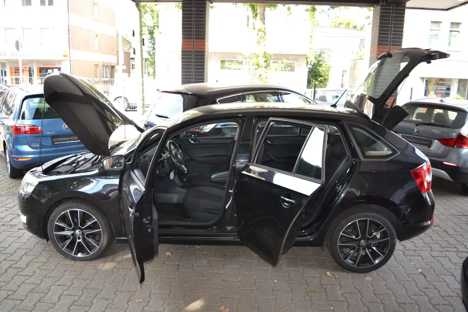 Skoda Rapid/Spaceback Spaceback AUTOMATIK Ambition (Euro 6) Negro - 1