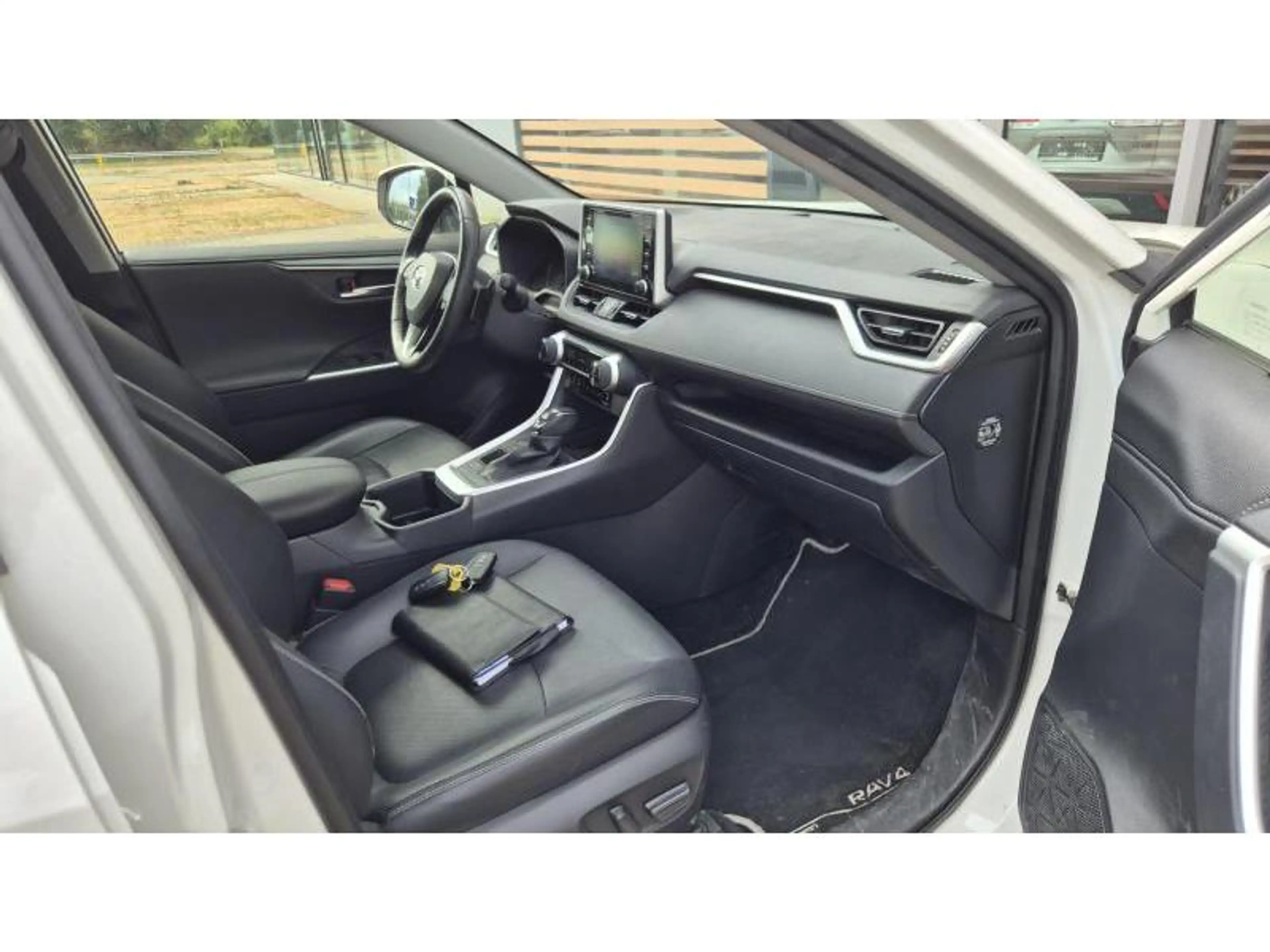 Toyota RAV 4 Premium — photo 4