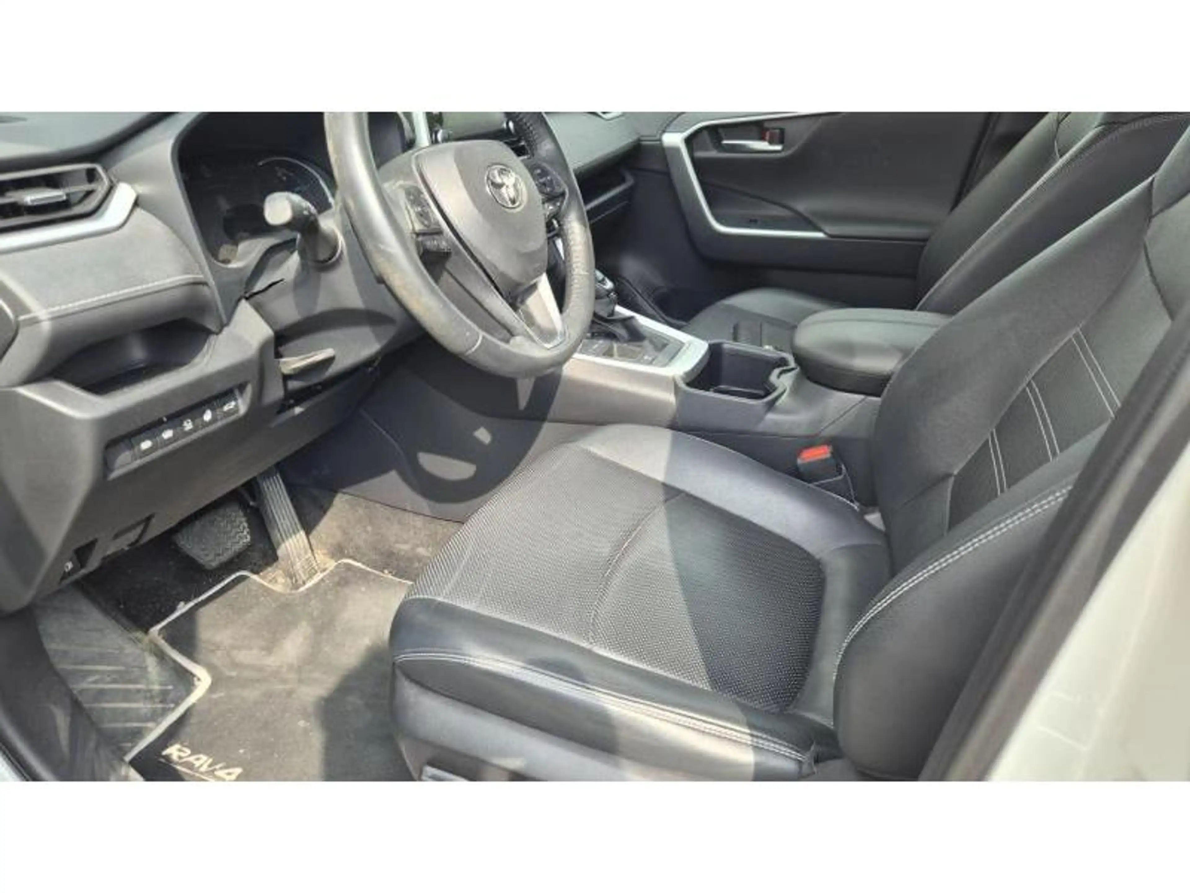 Toyota RAV 4 Premium — photo 10