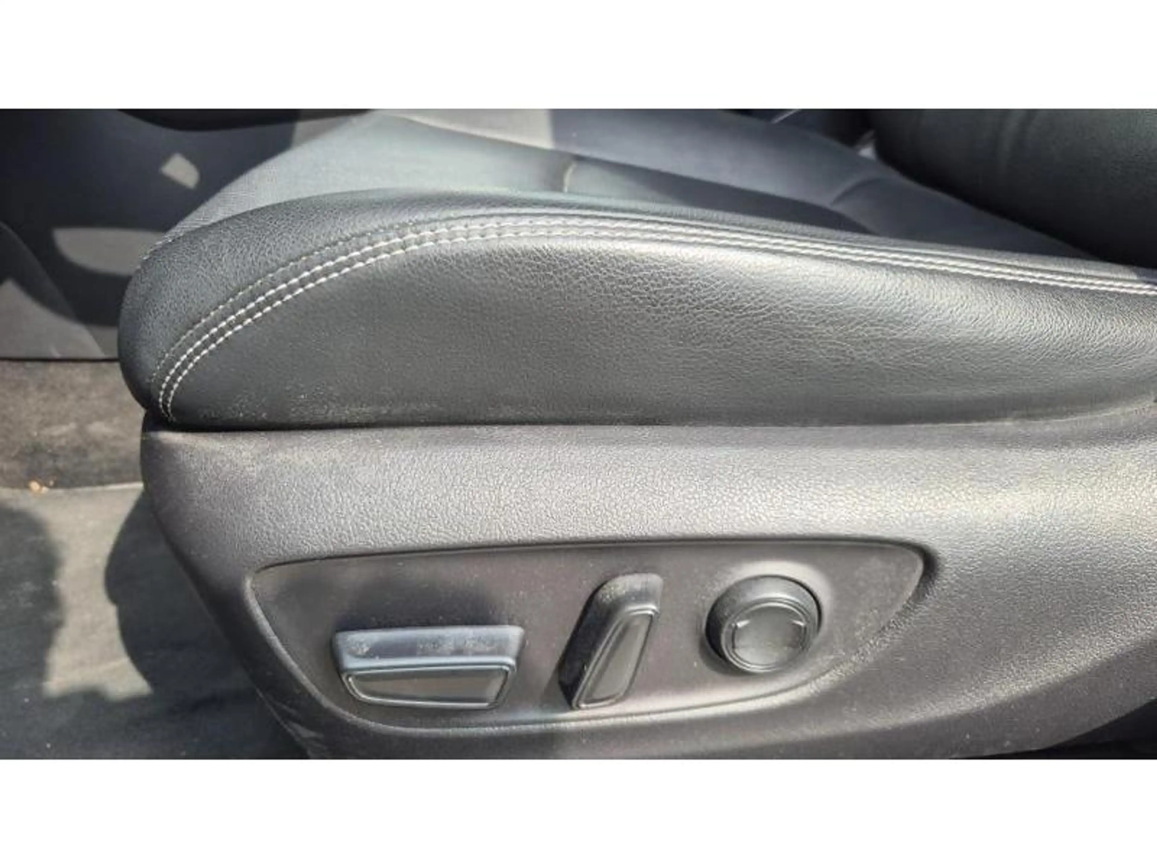 Toyota RAV 4 Premium — photo 9
