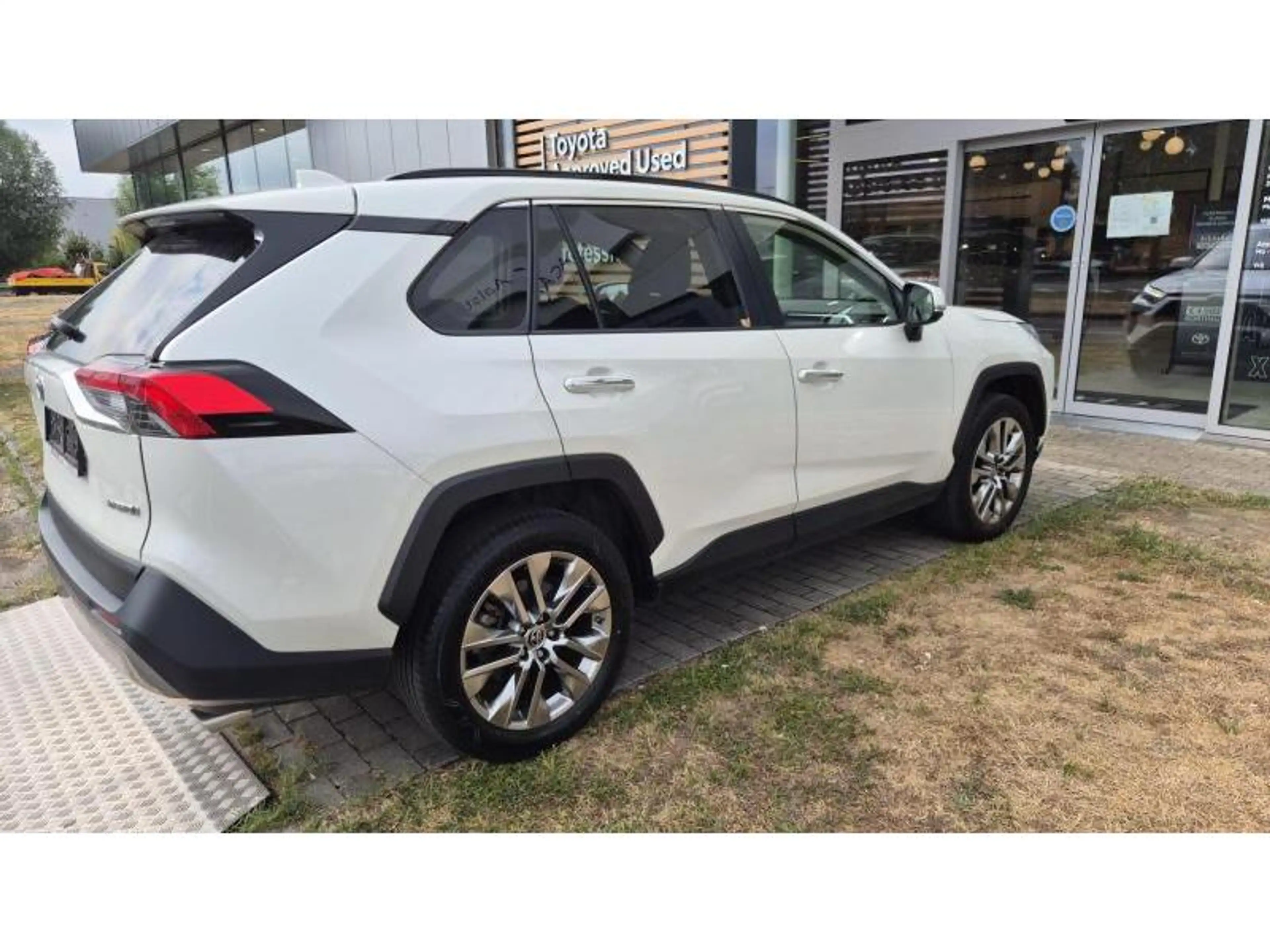 Toyota RAV 4 Premium — photo 2