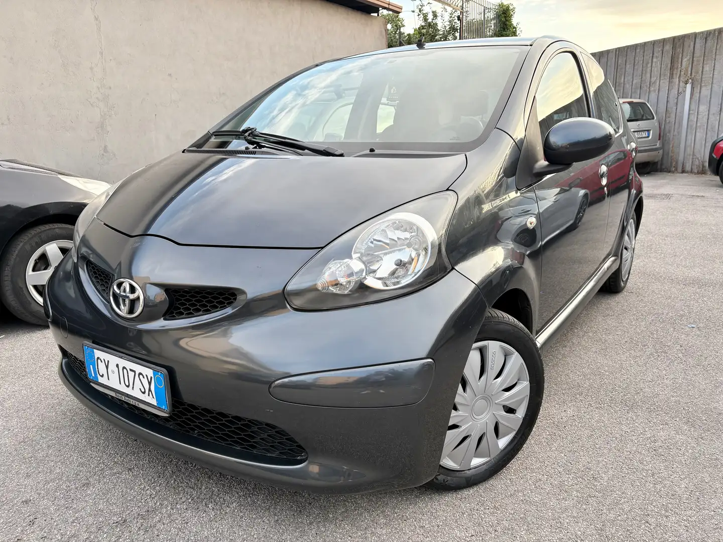 Toyota Aygo Aygo I 2005 5p 1.0 Sol Grigio - 1
