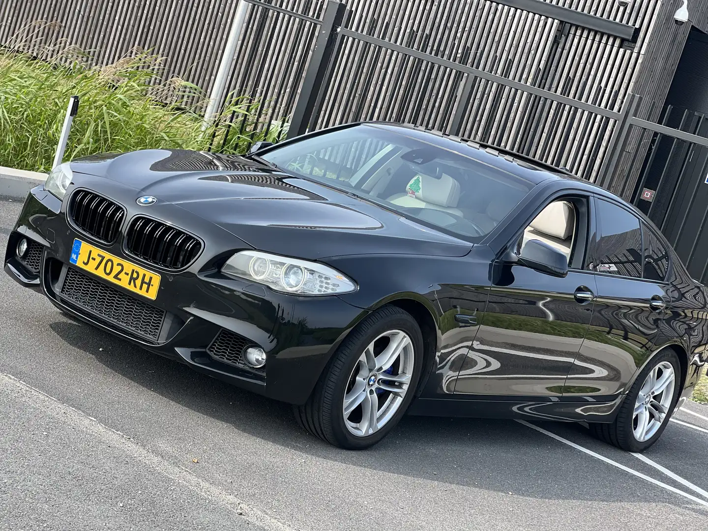 BMW 535 F10 535i High Executive 306PK/Aut/M-Pakket/schdak Zwart - 2