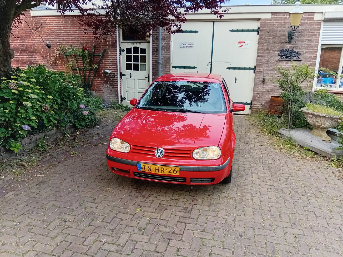 Volkswagen Golf 1.6 Trendline Rood - 2