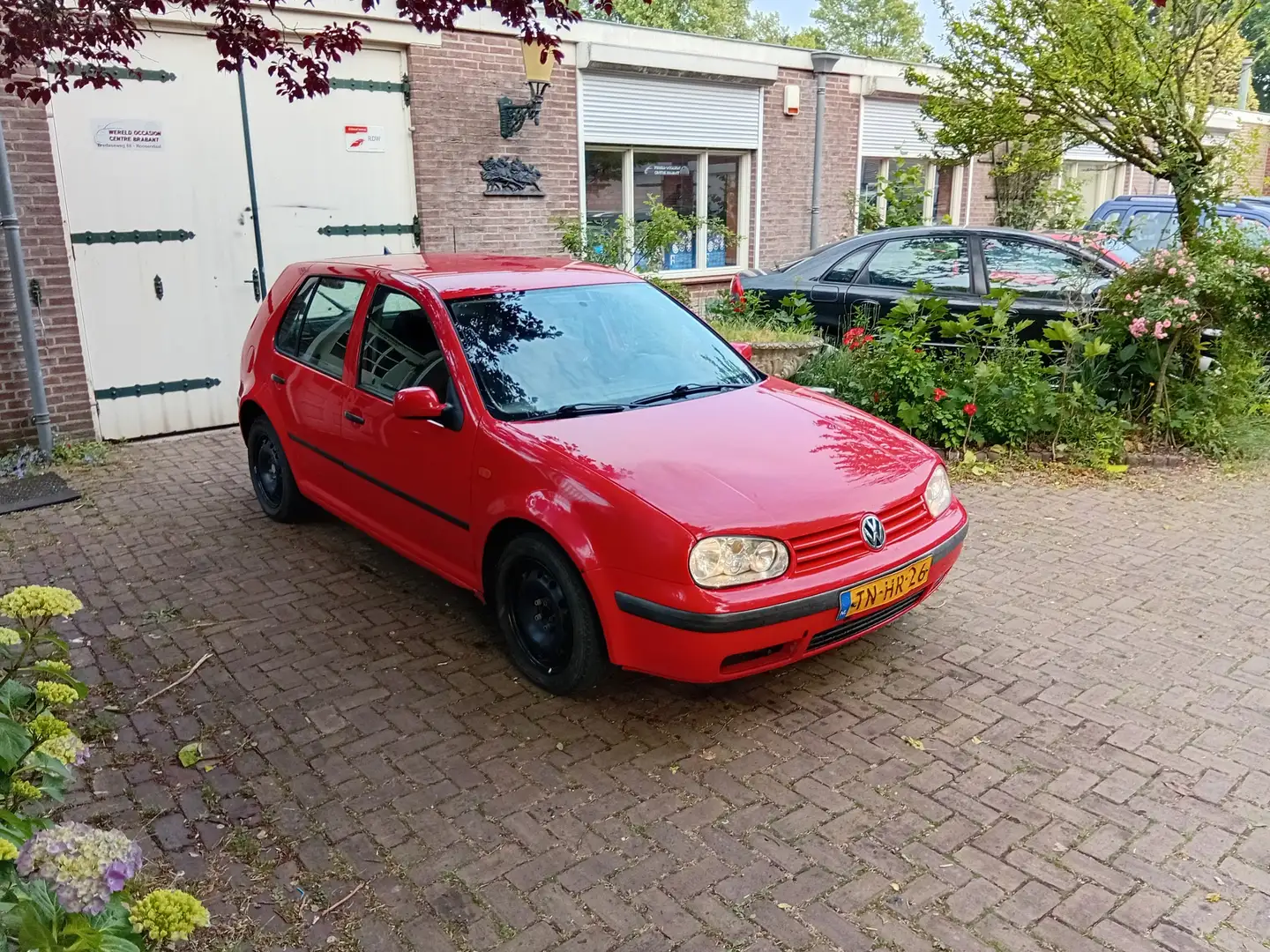 Volkswagen Golf 1.6 Trendline Rood - 1
