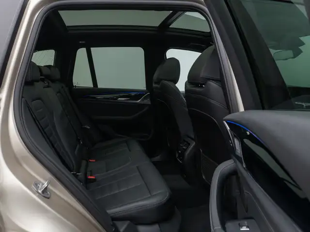 BMW X3 view 26
