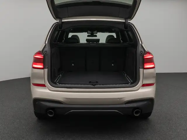 BMW X3 view 13