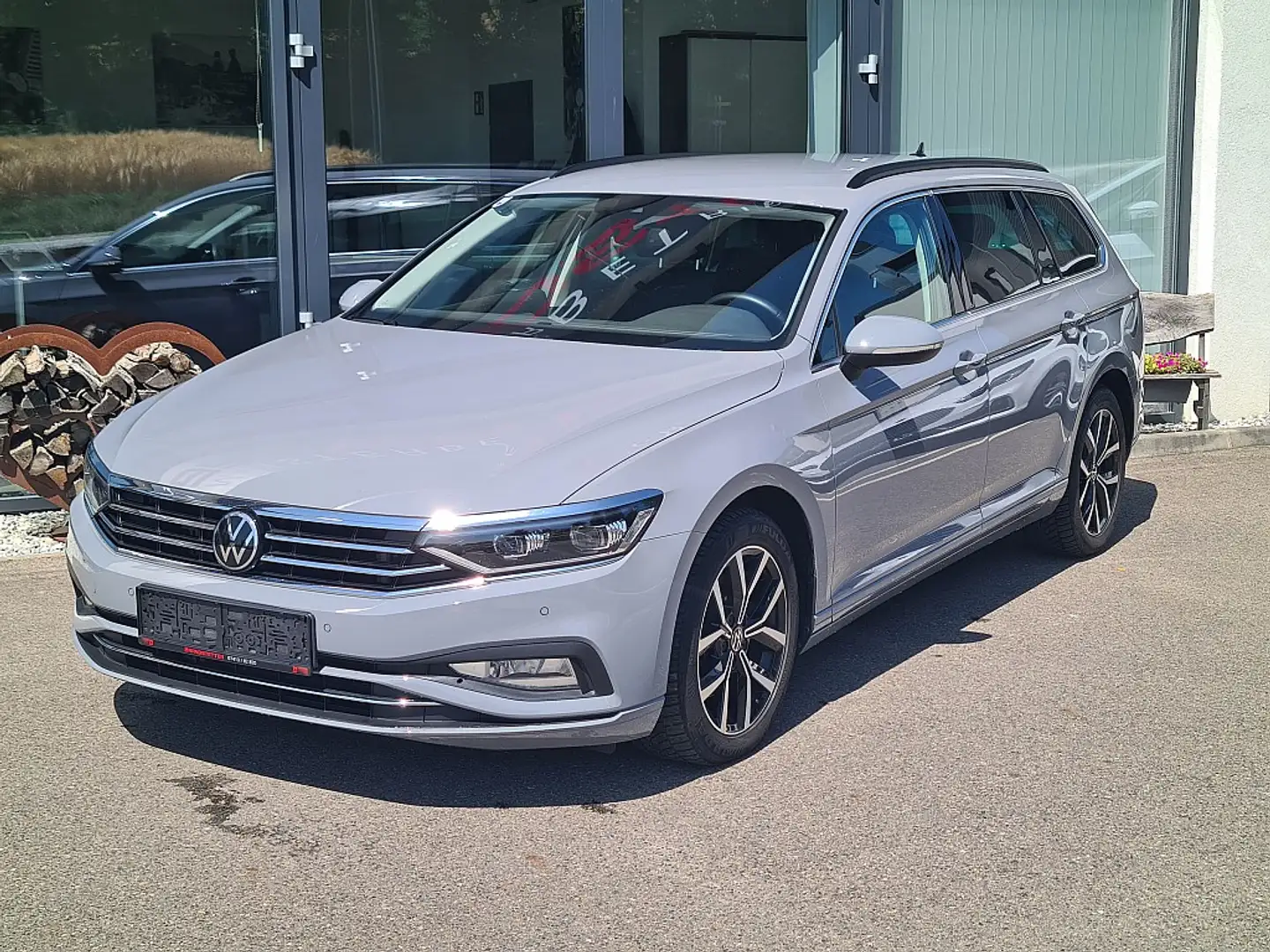 Volkswagen Passat Variant Business 2,0 SCR TDI DSG Grijs - 2