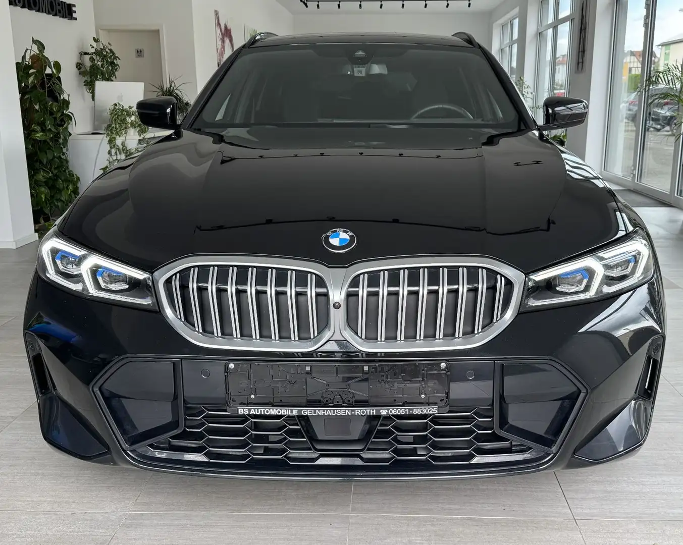 BMW 320 i M Sport / AHK / HiFi / UVP: 68.019 Schwarz - 2