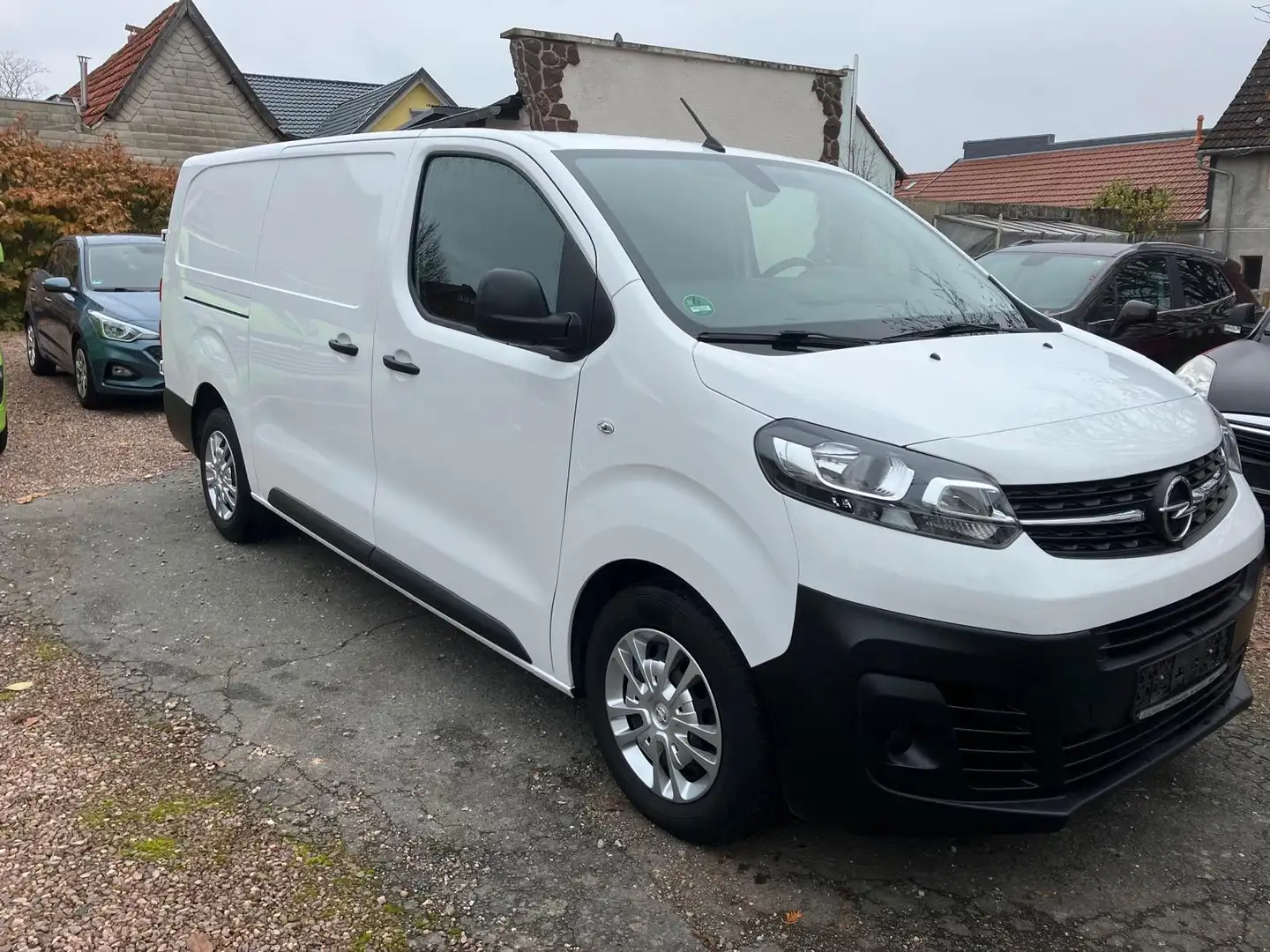 Opel Vivaro Kasten Edition L3 Klima PDC Tempomat Weiß - 1