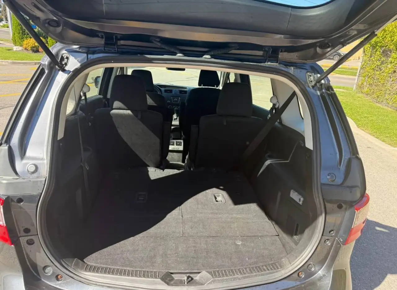 Mazda 5 снимка Mazda 5