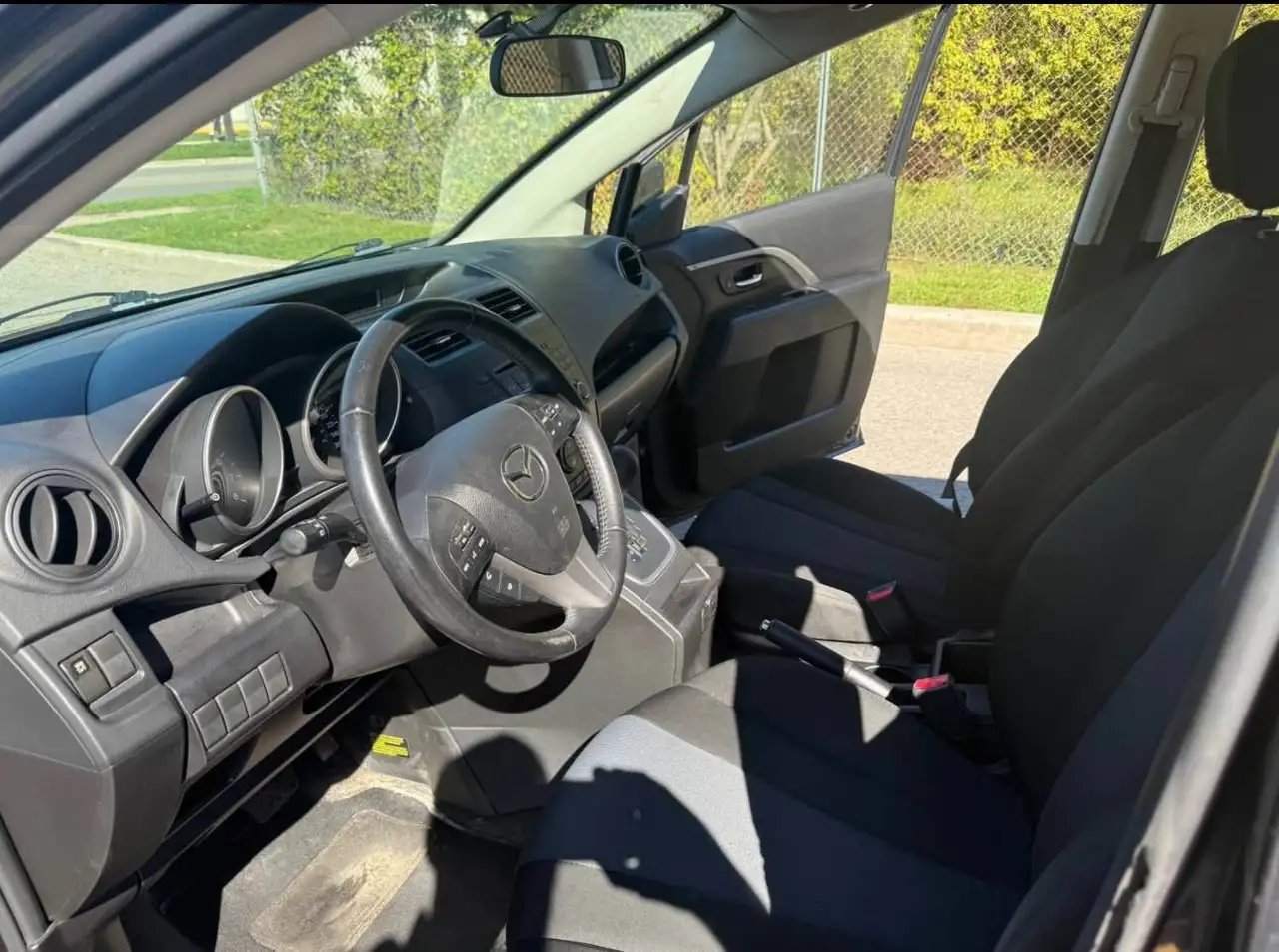 Mazda 5 снимка Mazda 5