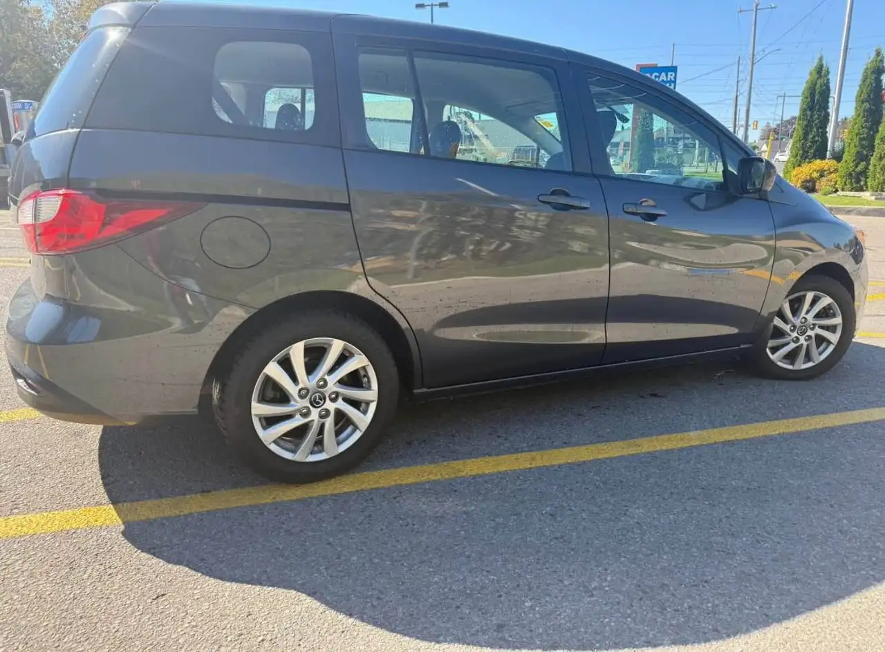 Mazda 5 снимка Mazda 5