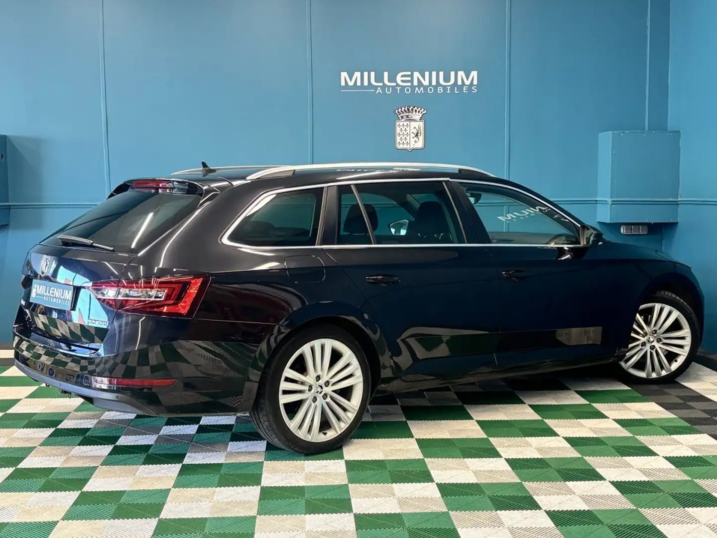 Skoda Superb COMBI 2.0 TDI190 SCR GREENTEC STYLE DSG Noir - 2