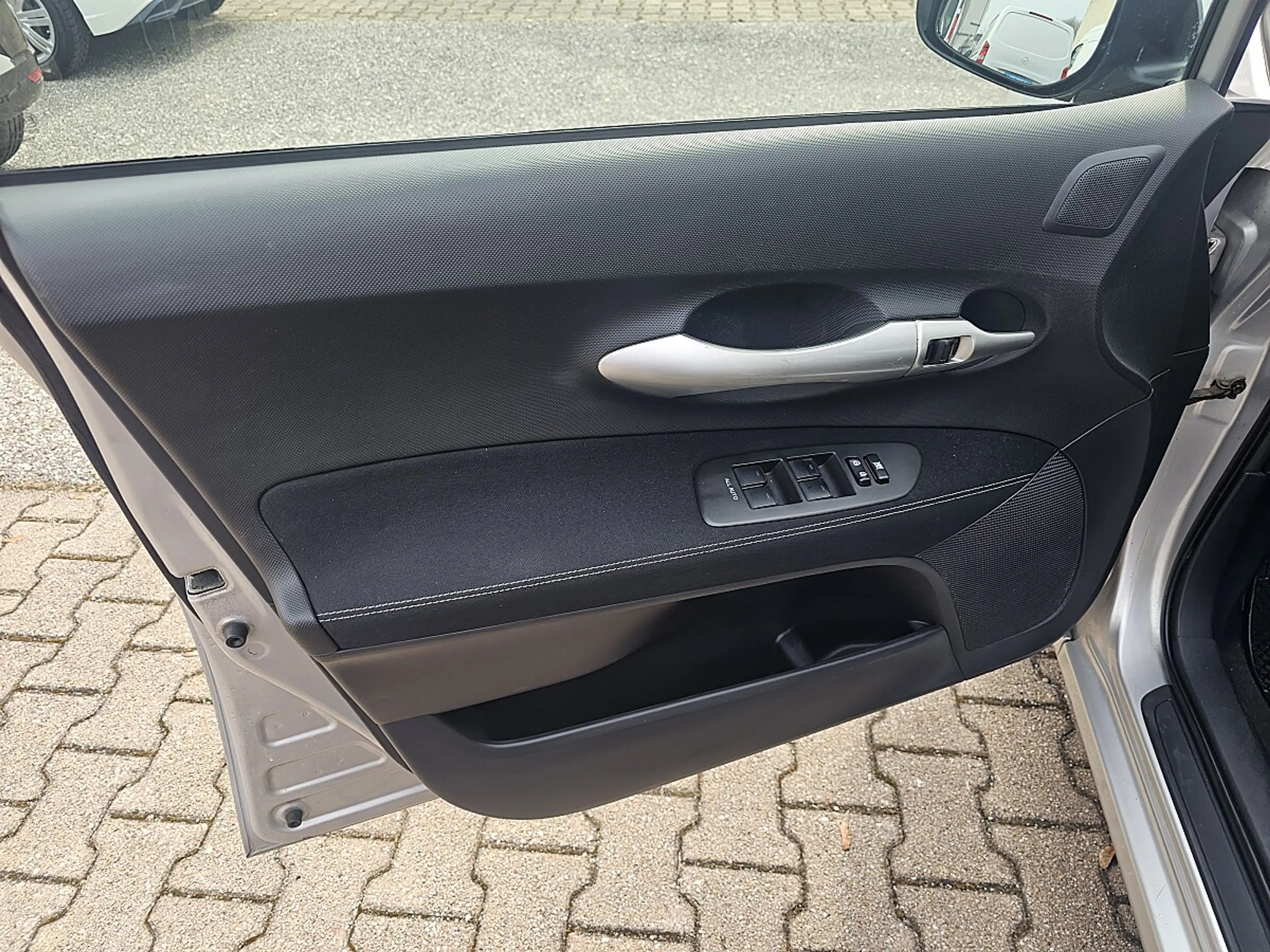 Toyota Auris 1,4 D-4D 90 DPF High Eco Pickerl+Service-OK Seh... — photo 15