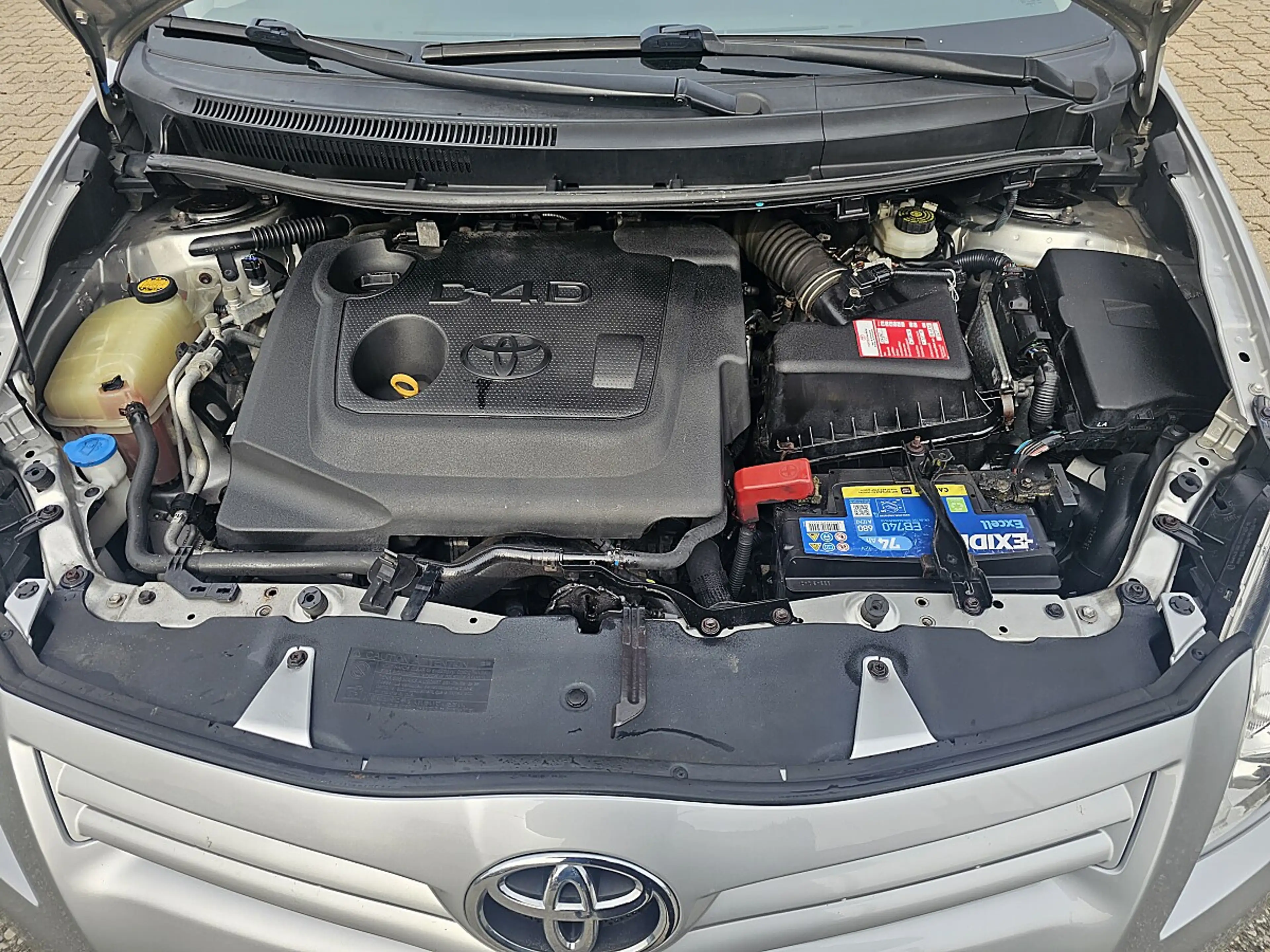 Toyota Auris 1,4 D-4D 90 DPF High Eco Pickerl+Service-OK Seh... — photo 13