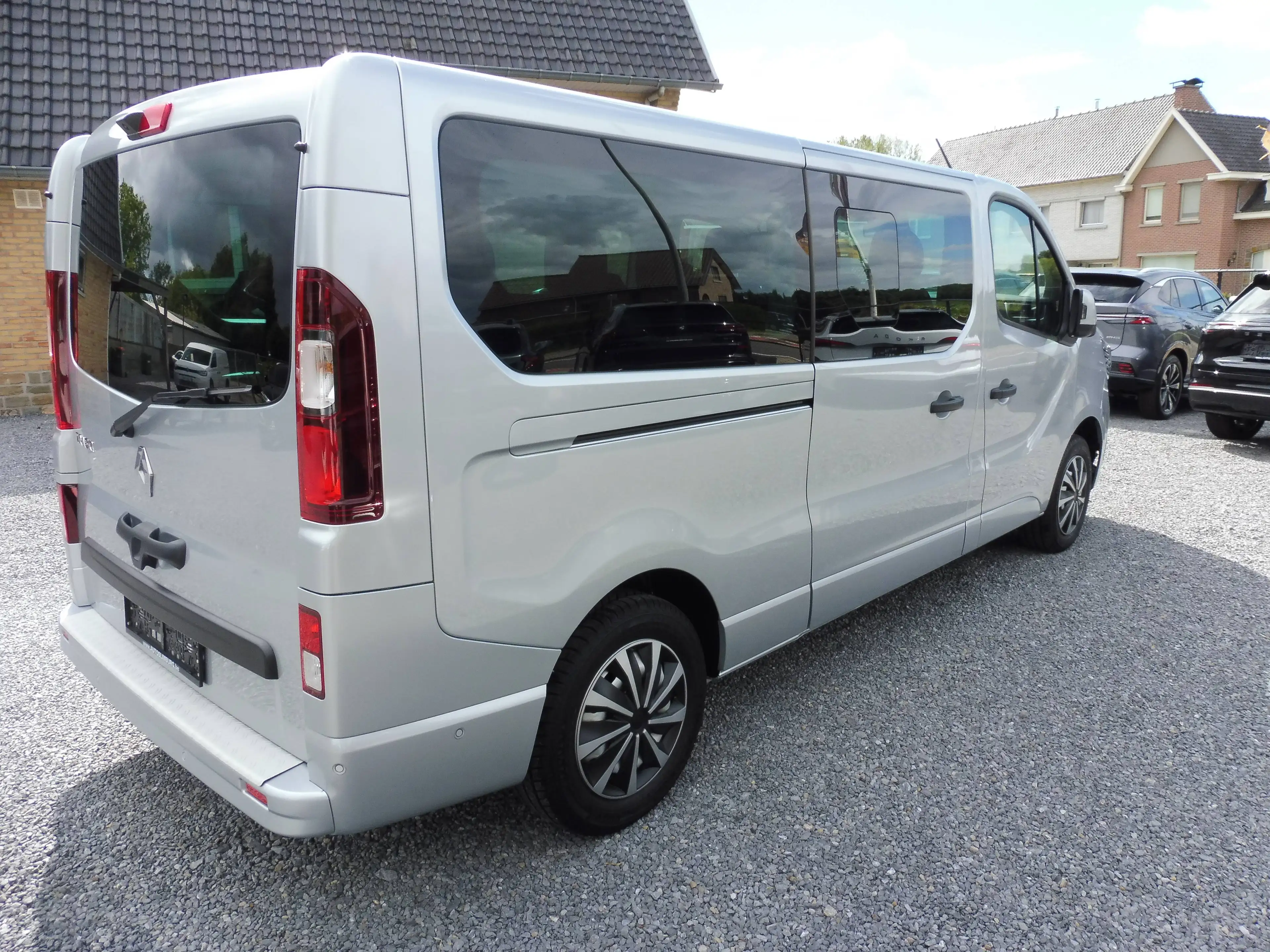 Renault Trafic Trafic Grand Passenger 2.0 Blue dCi Intens Intens — photo 5