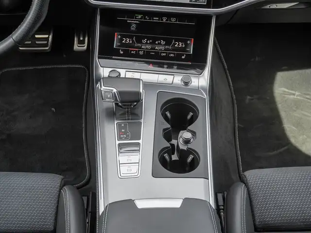 Audi A6 view 12