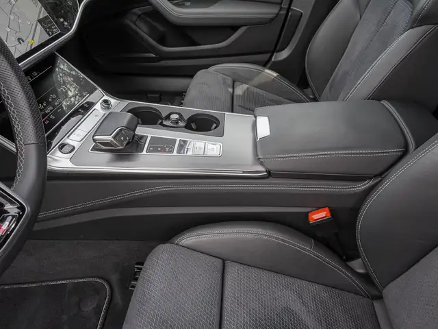 Audi A6 view 13