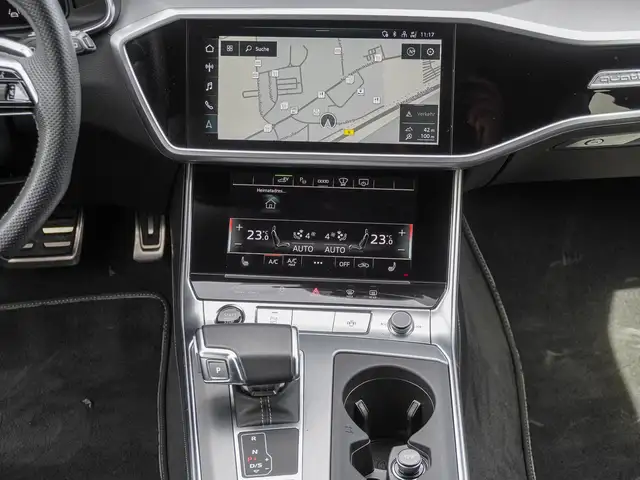Audi A6 view 11
