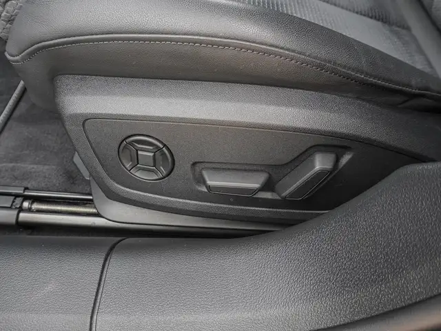 Audi A6 view 14