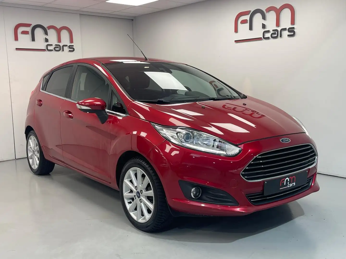 Ford Fiesta 1.0i benzine Titanium 1ste eigen bwj2016 Garantie Rouge - 1