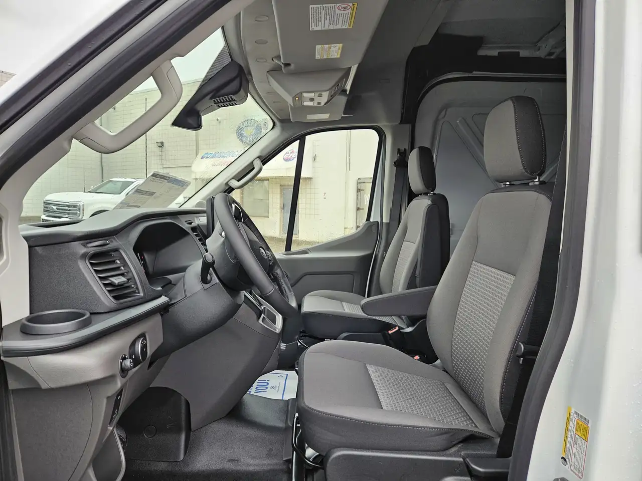 Ford Transit Cargo Van снимка Ford Transit Cargo Van