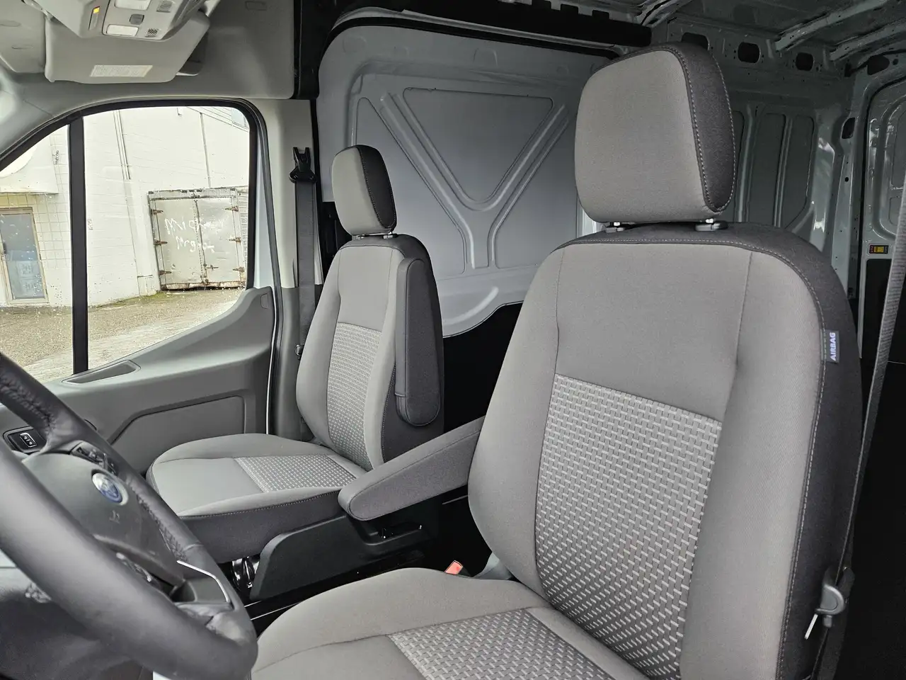 Ford Transit Cargo Van снимка Ford Transit Cargo Van