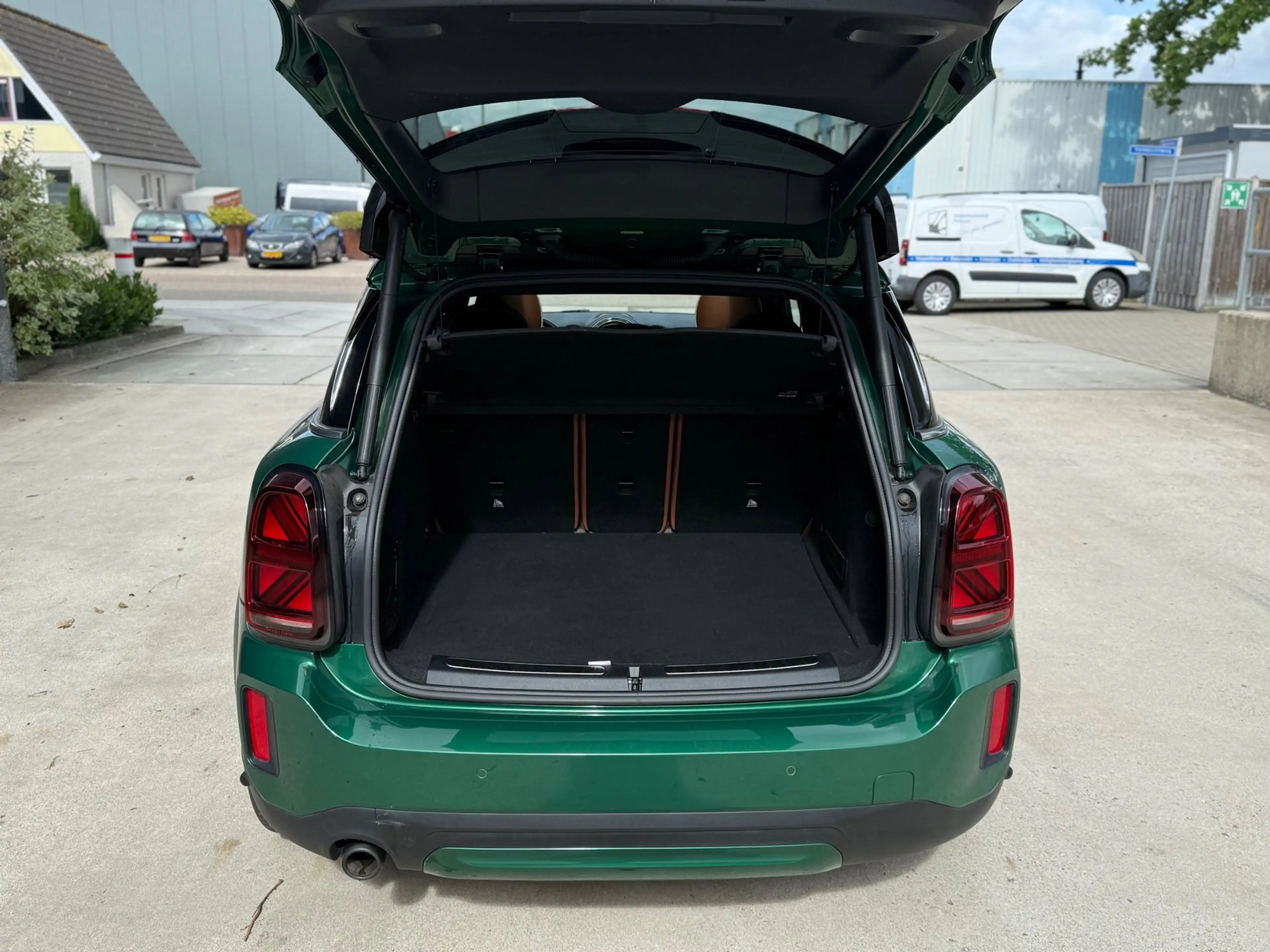 MINI Cooper SE Countryman 1.5 ALL4 Chili — photo 9