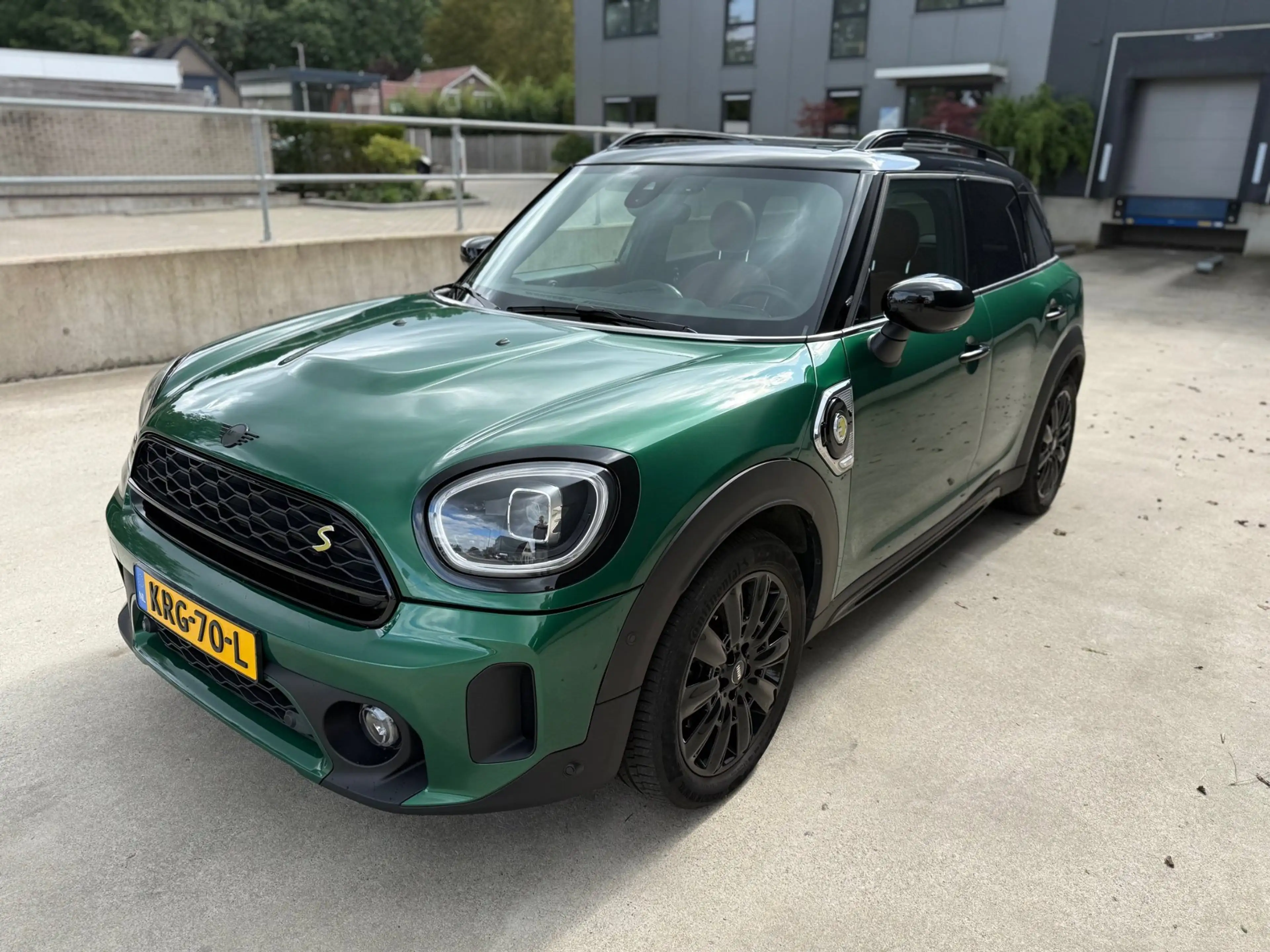 MINI Cooper SE Countryman 1.5 ALL4 Chili — photo 3