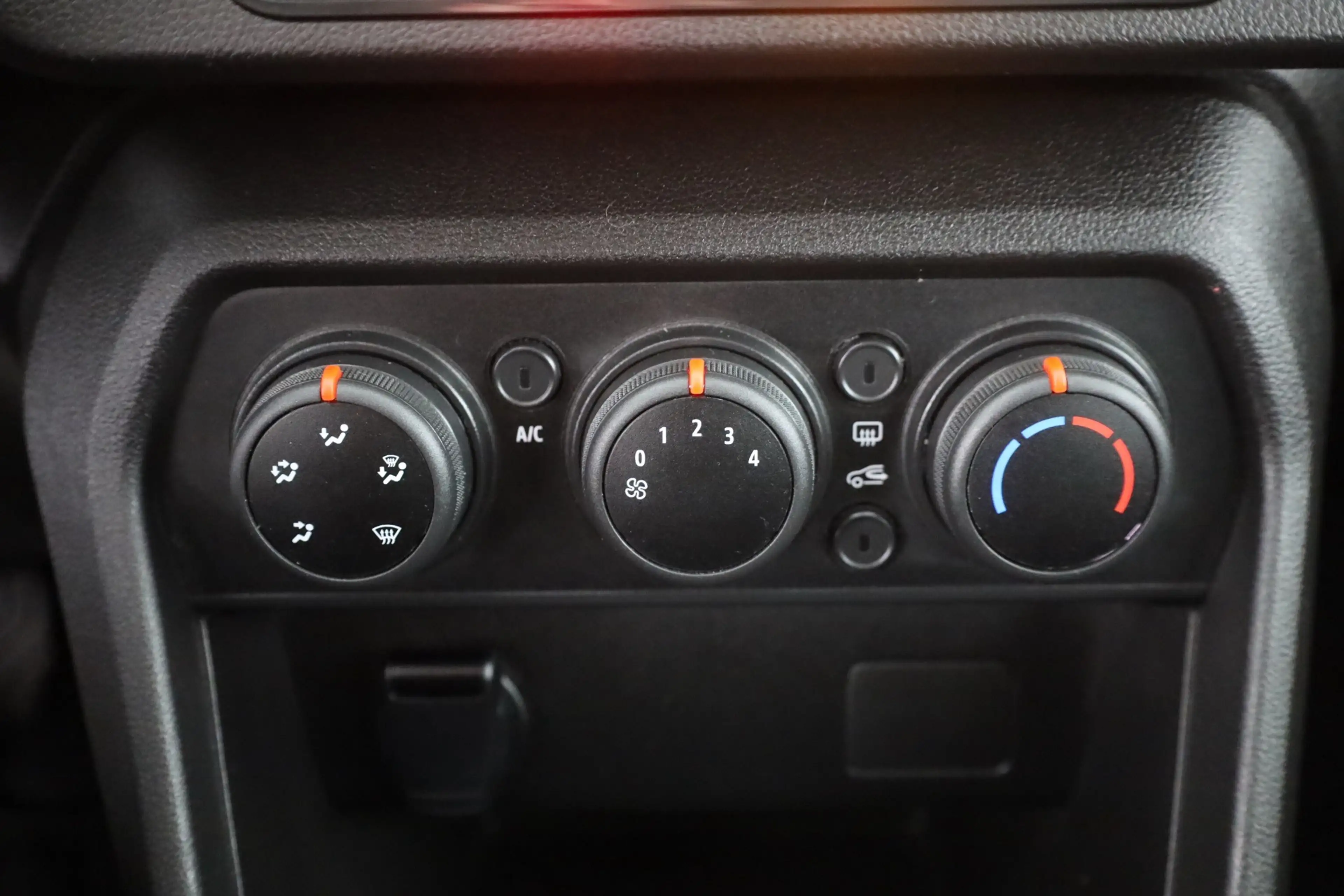 Dacia Sandero III 1.0 SCe Comfort LED Android Apple — photo 14