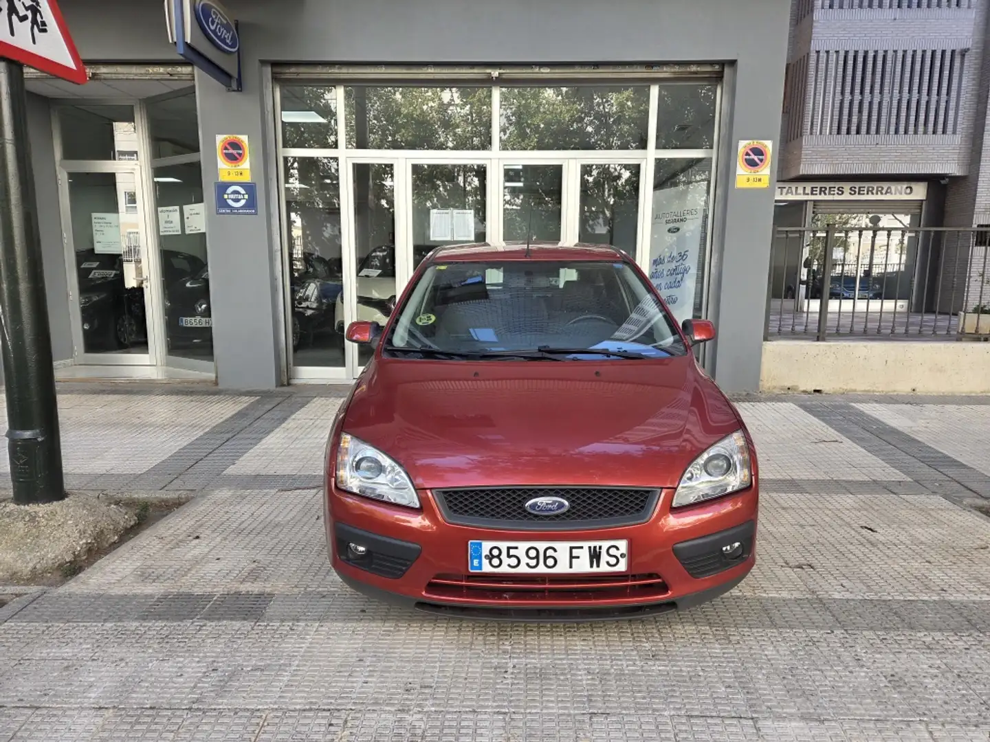 Ford Focus 1.8TDCI Trend Burdeos - 2
