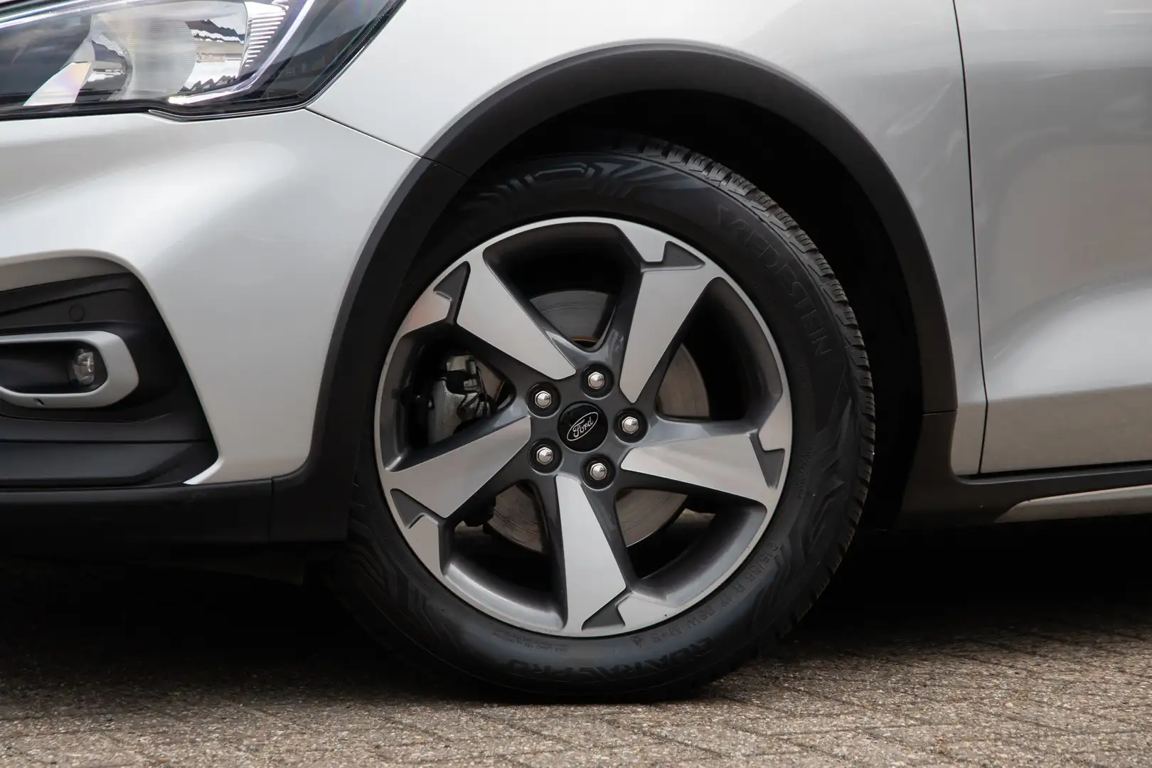 Ford Focus 1.5 EcoBoost Active Business | Trekhaak | Stuur/st Grau - 2