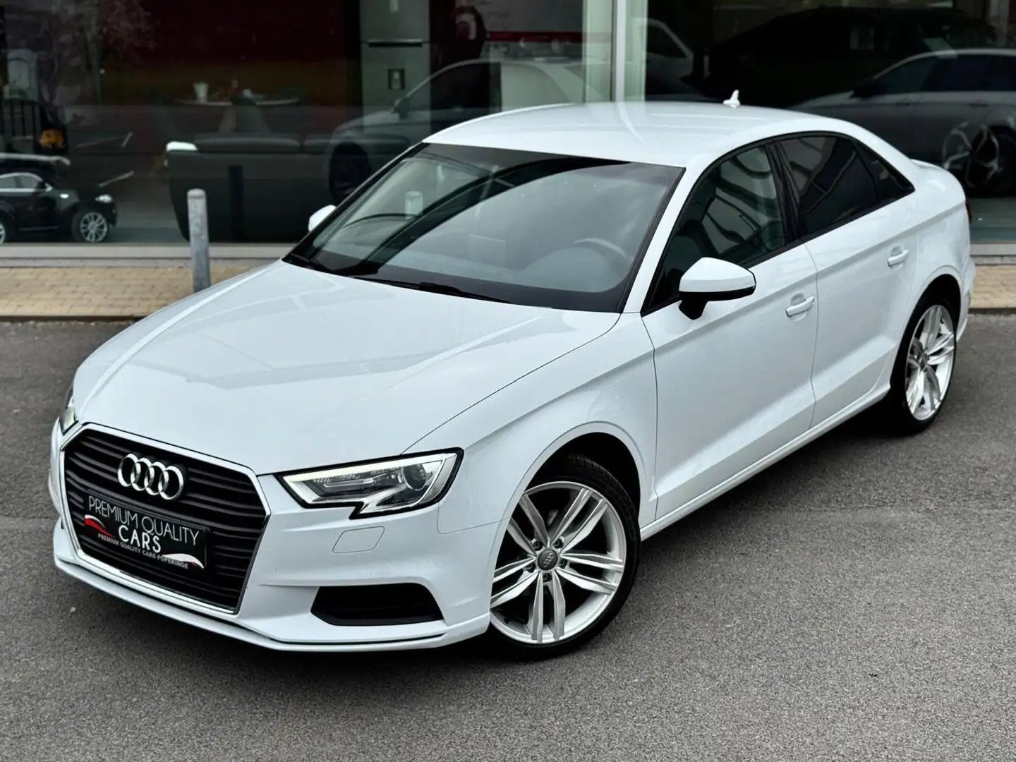 Audi A3 1.0 TFSI / SPORT LINE / 18 ¨ INCH / BENZINE Blanc - 2