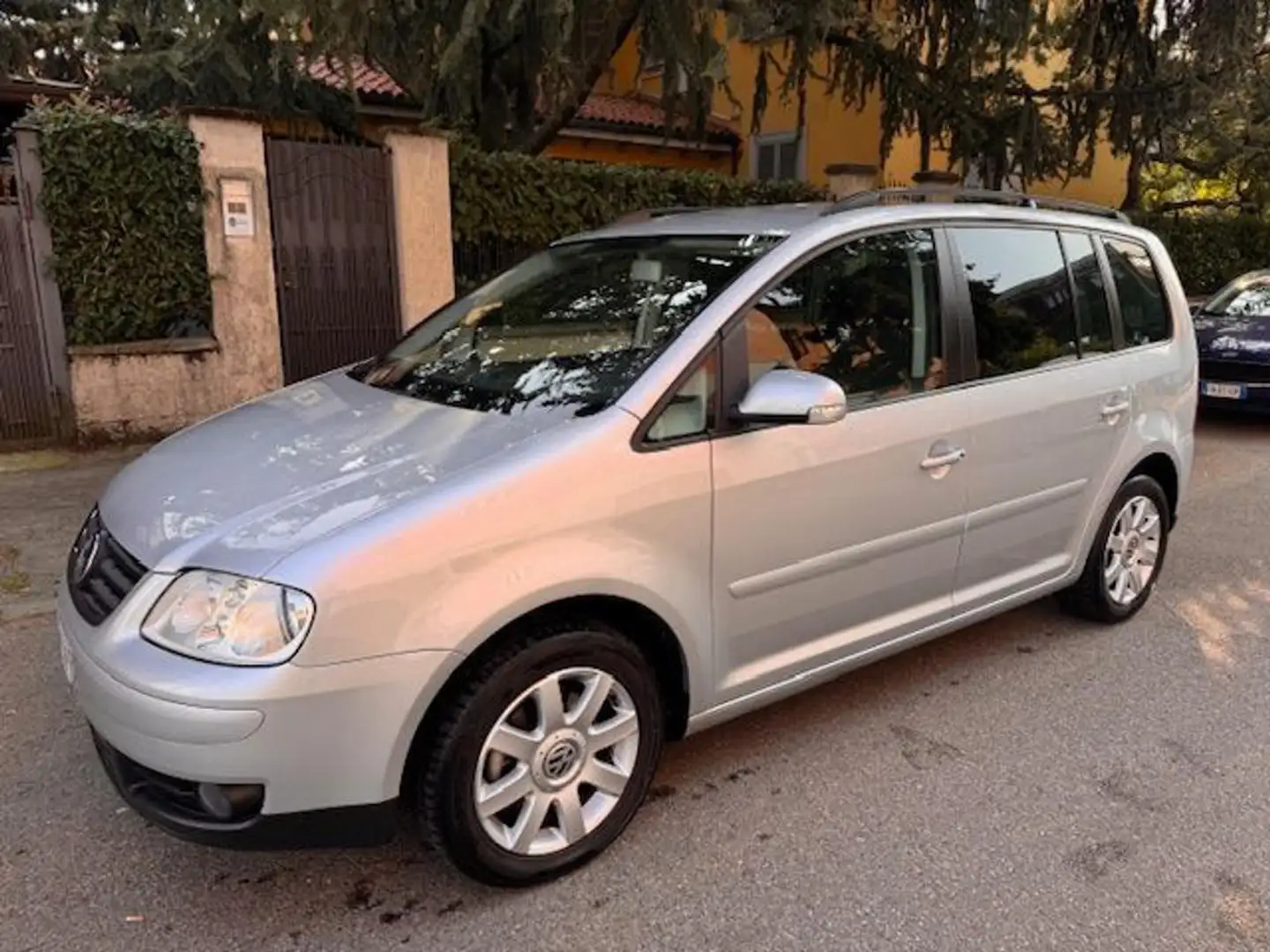 Volkswagen Touran 7 POSTI  SOLO  66  MILA KM   !!! Zilver - 1