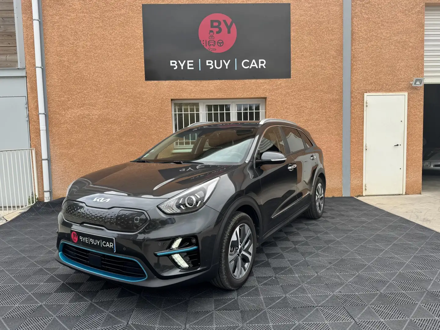 Kia Niro E-niro ELECTRIQUE Active 204 / 150 kw GARANTIE KIA 04/2029 Grau - 1