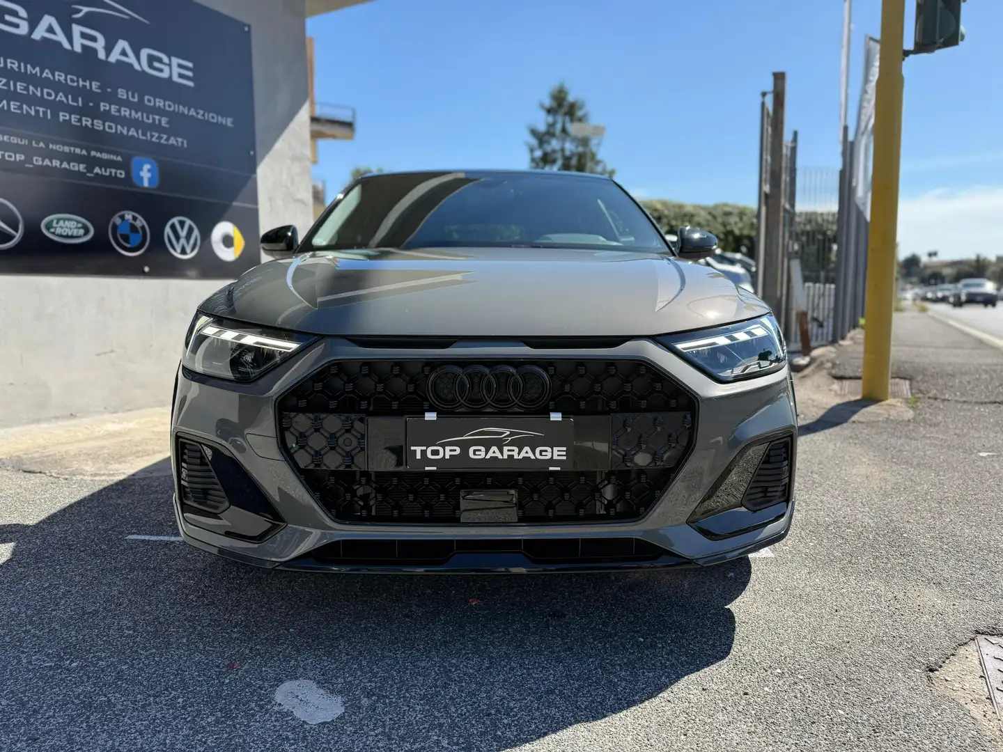 Audi A1 A1 Citycarver 30 1.0 tfsi 110cv s-tronic Gris - 2