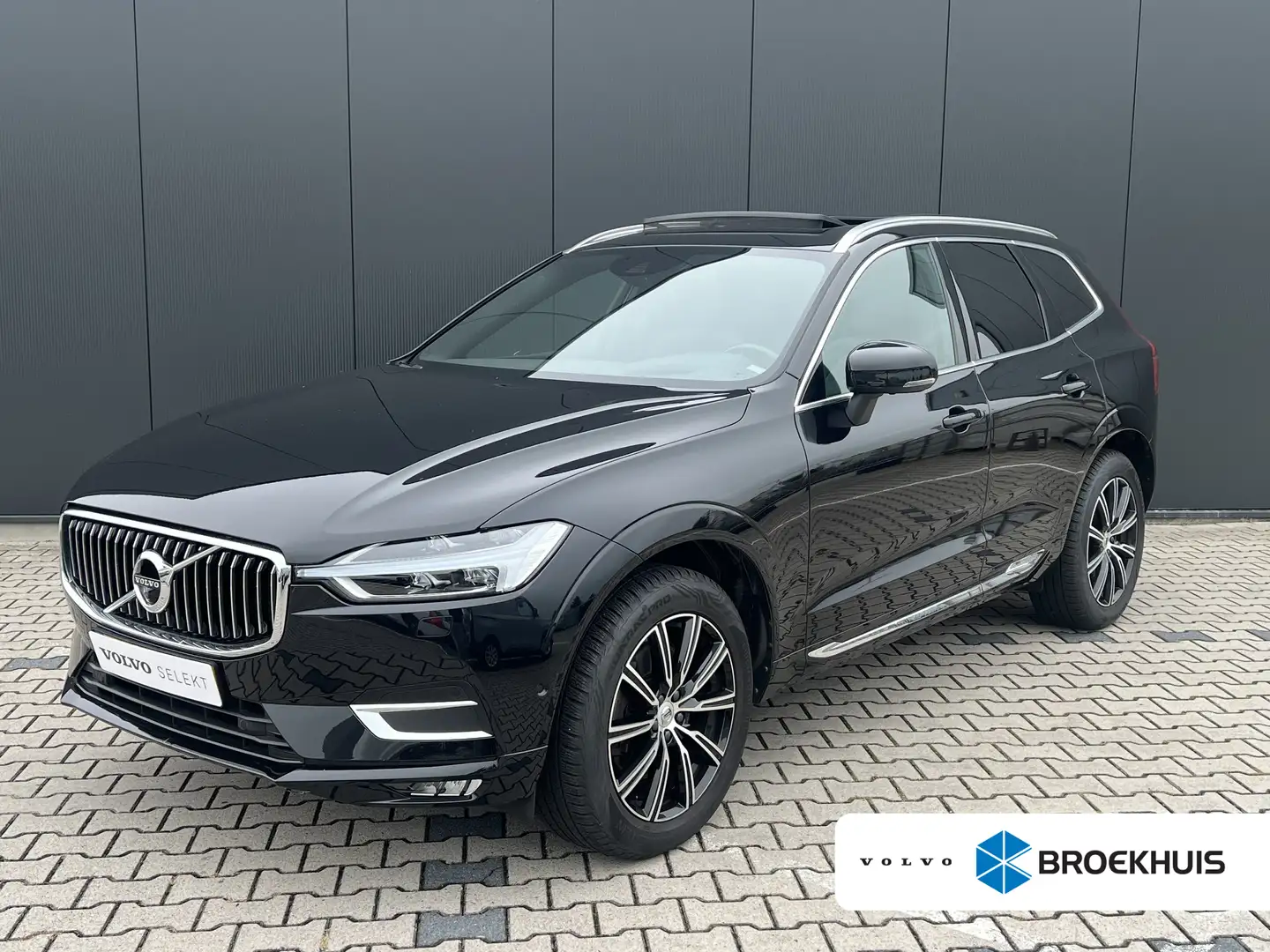 Volvo XC60 T4 Inscription | Panoramadak | Harman/Kardon | Tre Zwart - 1
