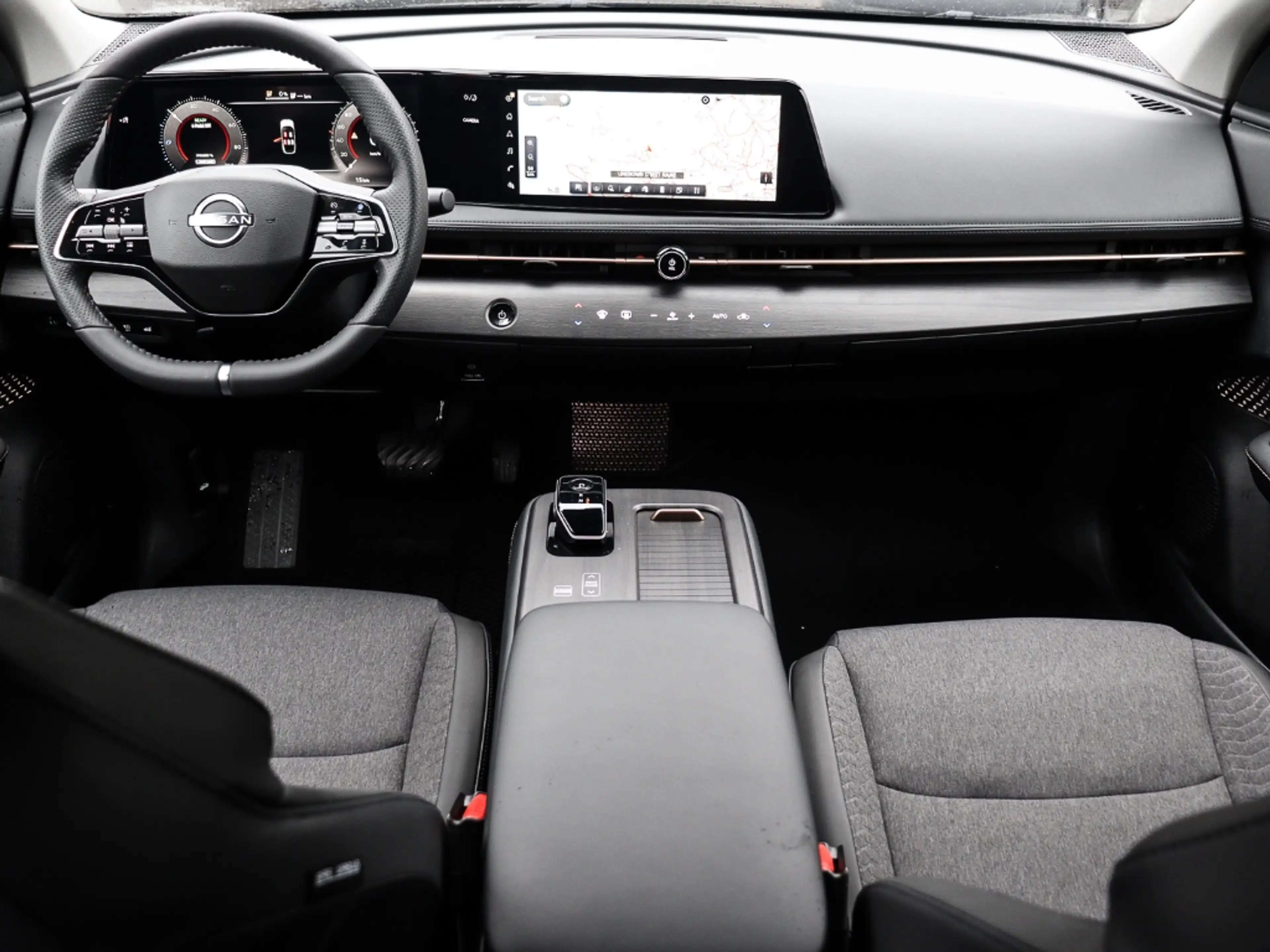 Nissan Ariya 63kWh Advance Pack Navi CCS AVM LED — photo 5