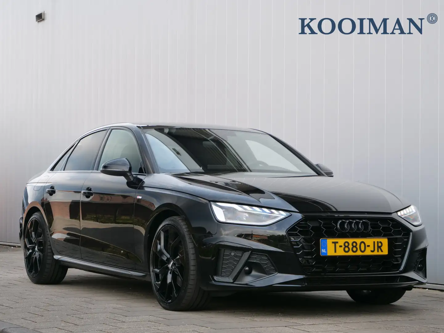 Audi A4 Limousine 35 TFSI S edition 150 Pk Automaat Navi / Zwart - 1