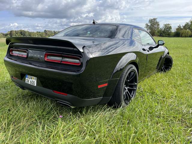Imagine Dodge Challenger SCAT BACK Wide Body LAST CALL  6,4 V8 Sonderaustat