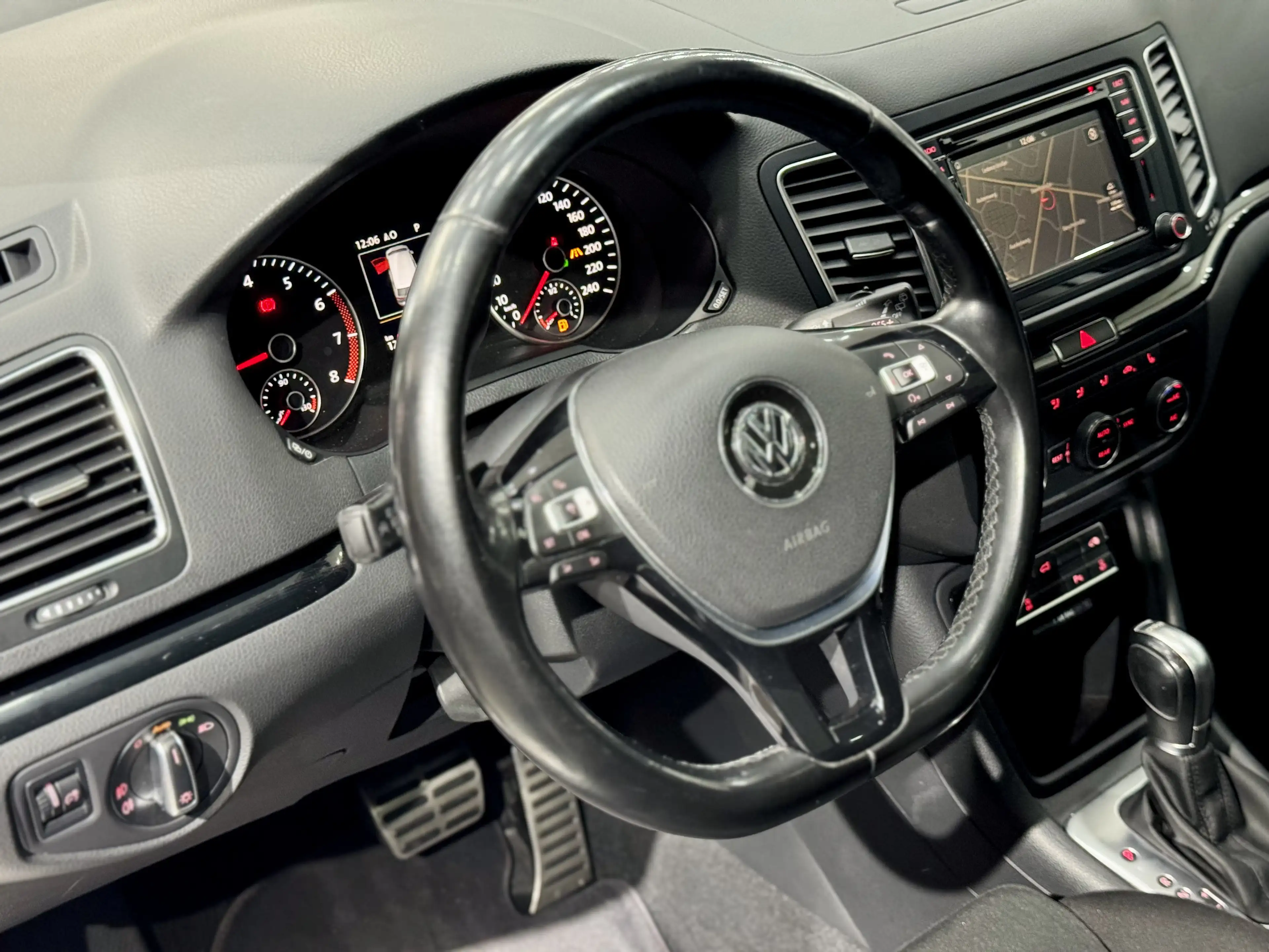 Volkswagen Sharan Sound*Dybaudio*elektr. Seitentüren* 7 Sitzer*DSG*NAVI*PANO*AHK — photo 6